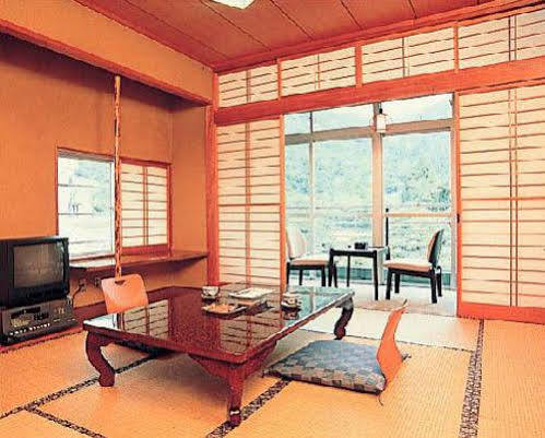 Izumiya Ryokan Uonuma Exterior photo